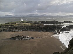 Isla Llanddwyn y su antiguo faro