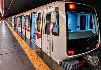 Detalle visual relacionado con el sistema de transporte subterráneo y su entorno operativo.