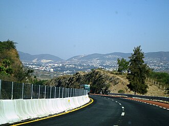 Vista de Chilpancingo, Guerrero, desde la Autopista del Sol o Carretera Federal 95D.