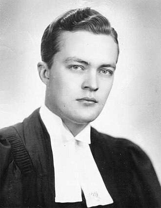 Retrato e información biográfica de Jean Lesage como primer ministro de Quebec