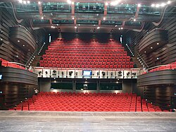 Vista interior de la sala de un teatro contemporáneo