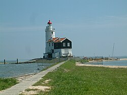 Faro situado en Marken