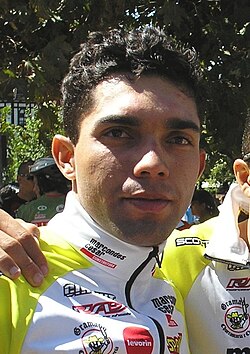 Fotografía institucional de perfil deportivo de Magno Nazaret