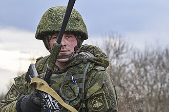 Militar de las Tropas Aerotransportadas de Rusia en entrenamiento