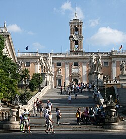 La cordonata de acceso a la Piazza del Campidoglio con las estatuas de los dioscuros