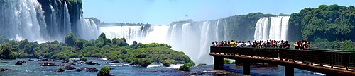 Cataratas del Iguazú entre Argentina y Brasil