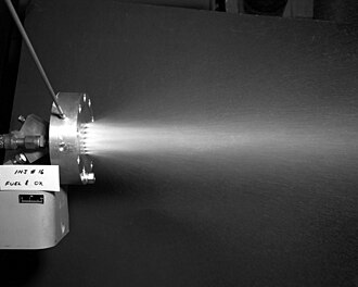 Prueba estática de un motor cohete de la NASA