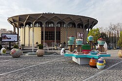 Monumento arquitectónico tradicional en Teherán