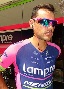 Retrato o perfil de ciclista profesional