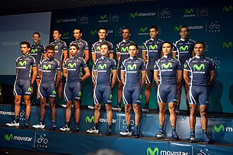 Fotografía institucional del equipo Movistar Team en sus etapas de formación.