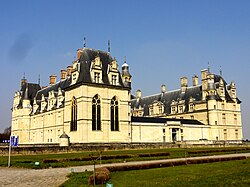 Château d'Écouen en el valle del Oise, sede del Musée national de la Renaissance