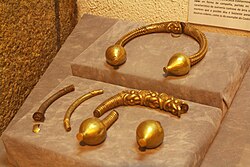 Torques de oro clásicos de la cultura castreña.