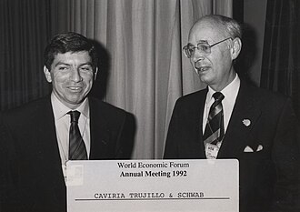 César Gaviria y Klaus Schwab en el Foro Económico de 1992