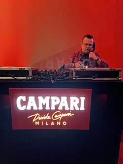 Preparación de cócteles clásicos con Campari