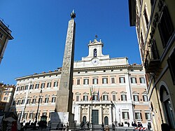 Plaza de Montecitorio y el obelisco
