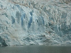 Paisaje del Glaciar Serrano durante la navegación por el fiordo Última Esperanza