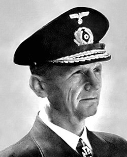 Retrato del almirante Karl Dönitz.