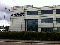 Sede central de Ryanair situada en el aeropuerto de Dublín, Irlanda