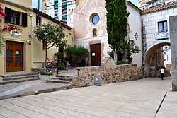 Fachada y entorno de la Iglesia de Santa Eulalia de Vilapiscina