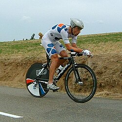 Bradley McGee participando en el Tour de Francia 2005