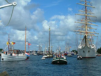 Vista general de barcos en el puerto durante SAIL Amsterdam
