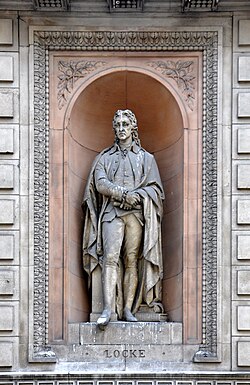 Fotografía de una estatua conmemorativa de John Locke