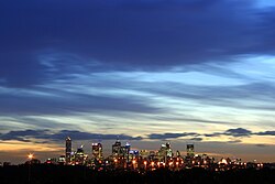 Paisaje urbano de Melbourne bajo condiciones climáticas variables