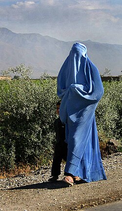Mujer con burka en Afganistán.