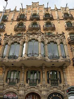 Las Casas Ramos en la parte baja de la plaza