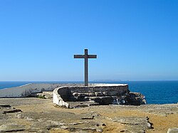 Cruz dos Remédios con vistas a las islas Berlengas al fondo