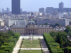 Vista general urbana de la zona de la Sede de la Unesco cerca de la École Militaire