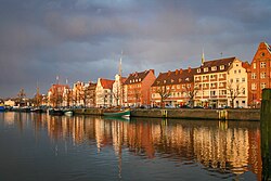 El río Trave fluyendo a través de Lübeck