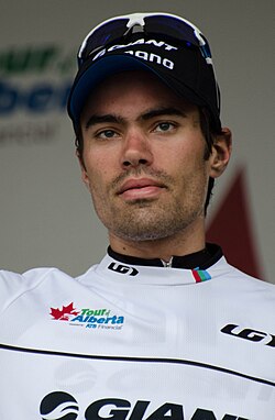 Tom Dumoulin compitiendo en una prueba ciclista