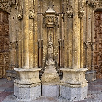 Locus apellationis en la Catedral de León, sitio histórico de impartición de justicia.