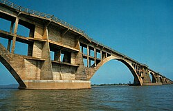 Puente del ferrocarril sobre el río Paraguay en Corumbá, Mato Grosso del Sur