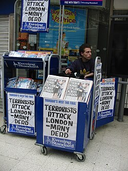 Primeras planas de los principales periódicos británicos informando sobre los atentados.