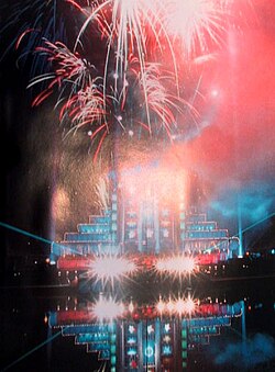 Jean-Michel Jarre interpretando en directo durante su concierto en Bruselas en 1993