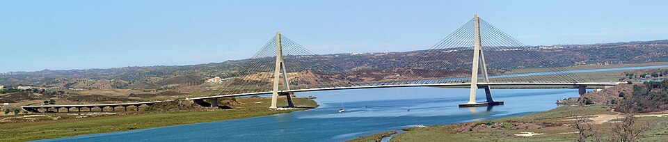 Puente Internacional del Guadiana, en la frontera entre España y Portugal.