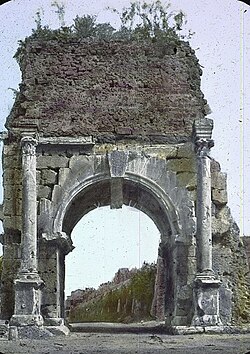 Fotografía antigua del Arco de Druso en la Vía Apia