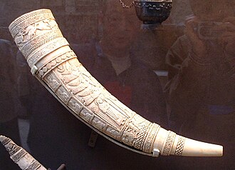 Olifante de Saint-Arnoul de Metz, tallado en marfil del siglo XII del sur de Italia.