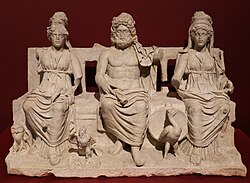 Escultura de la Tríada Capitolina