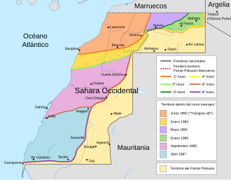 Muros marroquíes en el territorio del Sahara Occidental