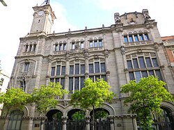 Edificio de la antigua Tenencia de la alcaldía de Hostafrancs