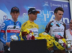 Ciclistas en plena competencia durante el Tour de l'Ain 2014