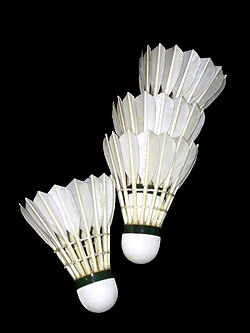 Volantes con plumas naturales