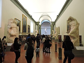 Detalle arquitectónico e interior de la Galería de la Academia
