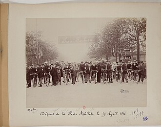 Escena de la carrera París-Roubaix 1896