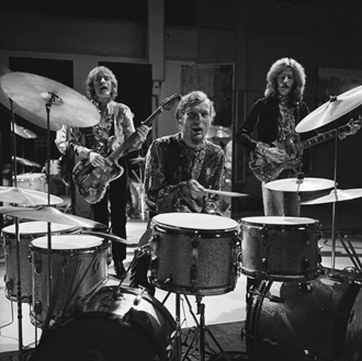 Cream actuando en un programa televisivo en 1968