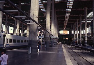 Un tren AVE en la estación de Madrid-Atocha