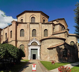 Vista general de la estructura de la Iglesia de San Vital de Rávena